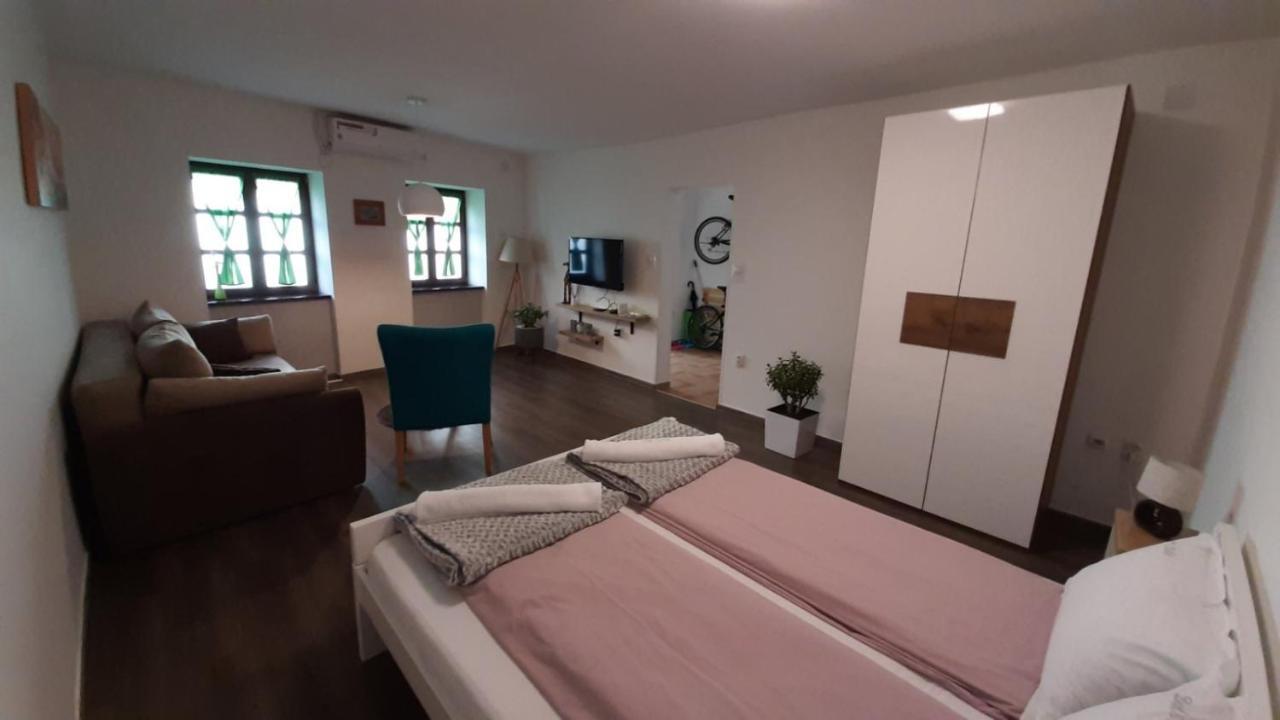 Apartament Bed&Bike Sremski Karlovci Zewnętrze zdjęcie